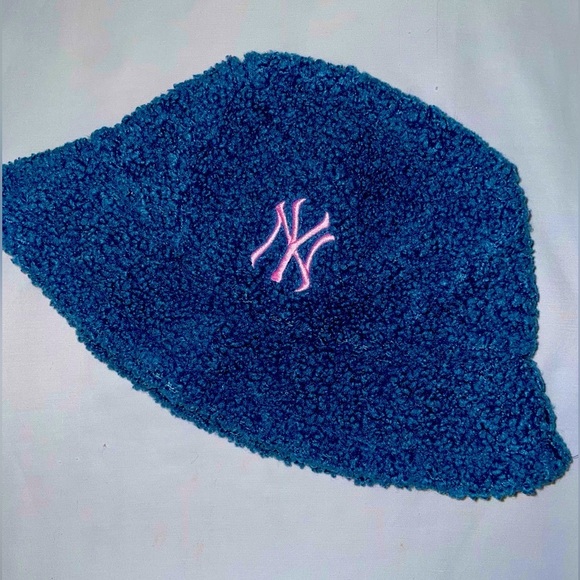 Bucket hat - Picture 2 of 3